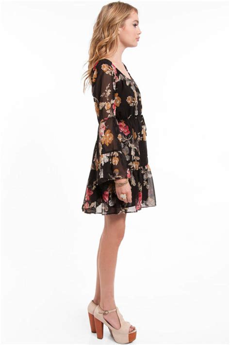 miss saigon dress code
